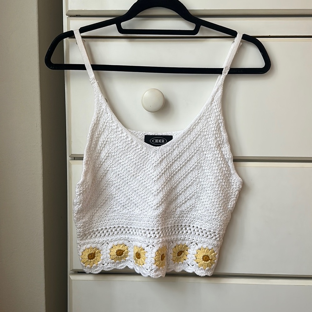 Cider: sunflower crop top 🌼